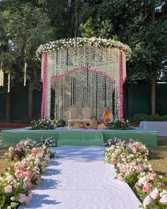 wedding decorator